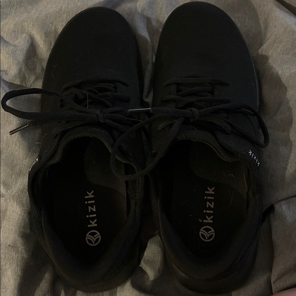 Kizik Black Sneakers - Picture 1 of 5